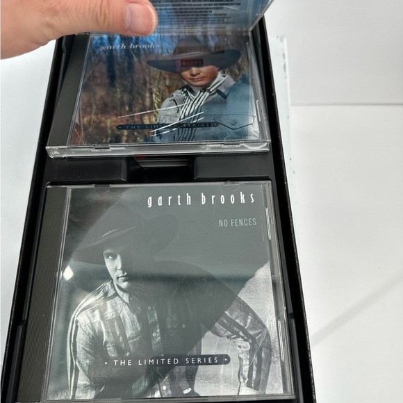 Garth Brooks “The Limited Series” - Picture 8 of 10